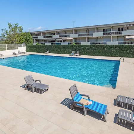 Piscine Et Tennis